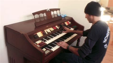 music played on electronic organ